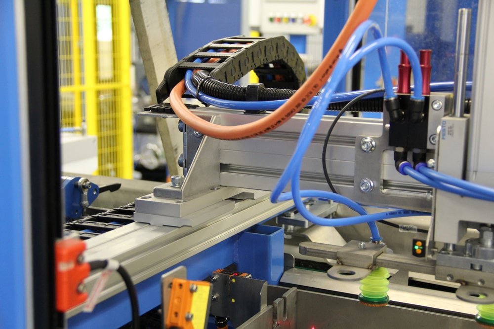 Automated battery assembly line increases production and reduces headcount